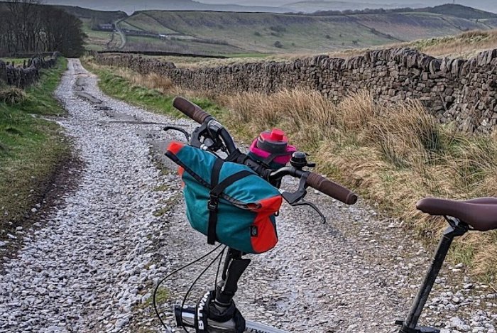 A photo of the Simple 3 Litre Roll Top Handlebar Bag.